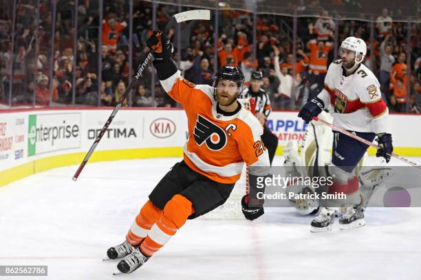 Claude Giroux of the Philadelphia Flyers celebrates his goal on goalie Roberto Luongo of the Florida Panthers during the second period at Wells Fargo...