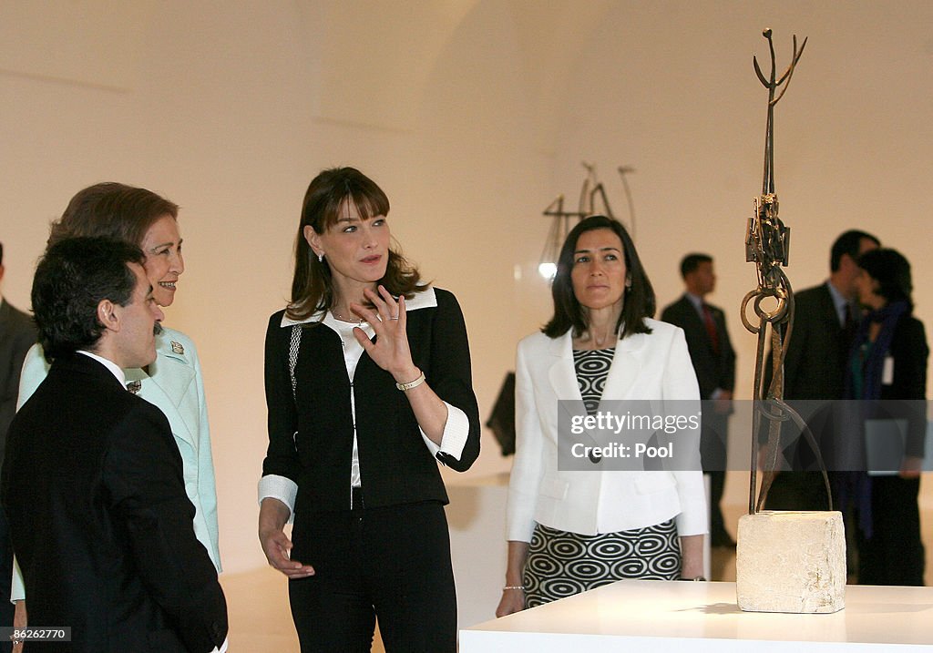 Queen Sofia & Carla Bruni-Sarkozy Visit Reina Sofia Museum