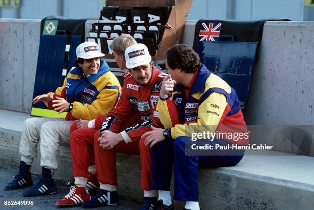 Nelson Piquet, Stefan Johansson, Nigel Mansell, Frank Dernie, Grand Prix of Spain, Circuito de Jerez, 13 April 1986. Nelson Piquet talking to Stefan...