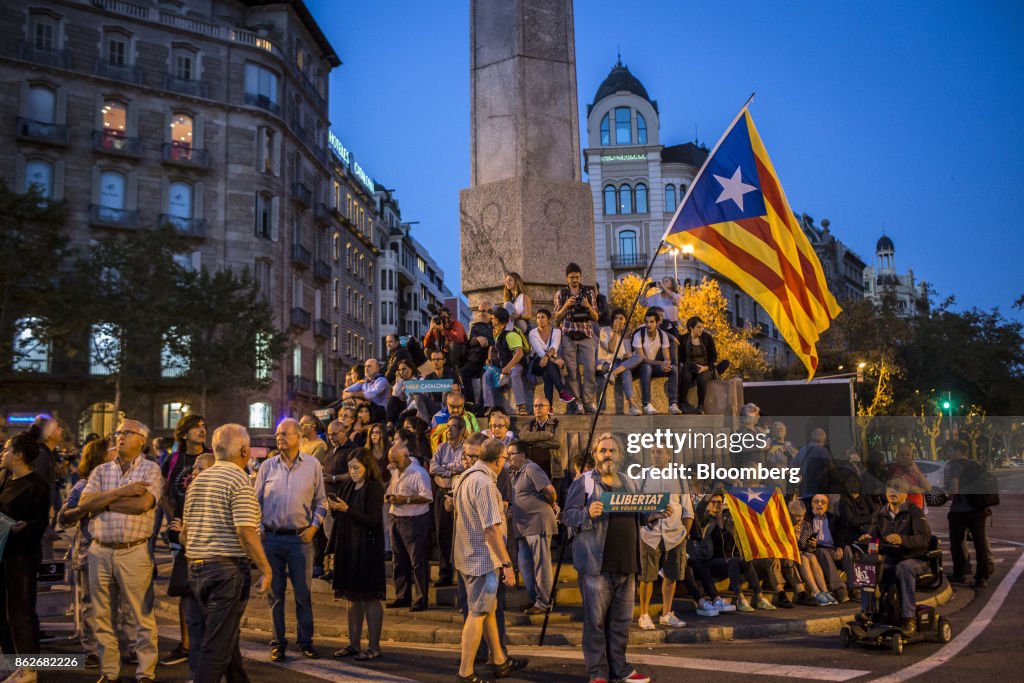 Spain Jails Separatists As Growth Forecast Lowered On Catalonia