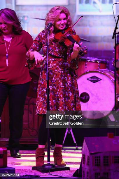 Alison Krauss performs at The Greek Theatre on October 17, 2017 in Los Angeles, California.