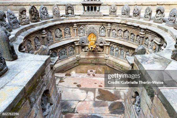 lalitpur, hanuman dhoka royal palace, patan durbar square - palace fotografías e imágenes de stock