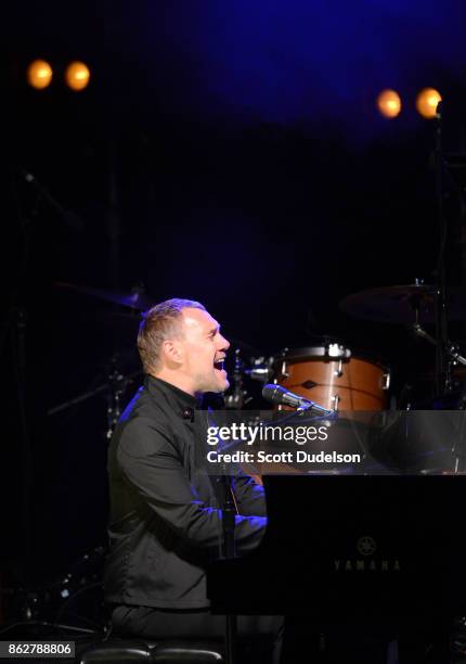 Singer David Gray performs onstage at The Greek Theatre on October 17, 2017 in Los Angeles, California.