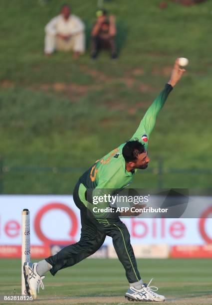 Pakistan Junaid R 470 Junaid Khan Cricket Player Stock Photos, High-Res Pictures, and ...