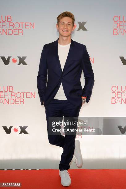 Actor Damian Hardung attends 'Club der roten Baender' photocall at Astor Film Lounge on October 18, 2017 in Cologne, Germany.