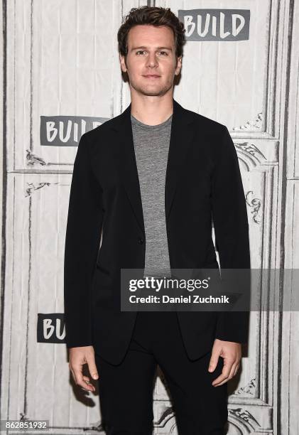 Jonathan Groff attends the Build Series to discuss his show 'Mindhunter' at Build Studio on October 18, 2017 in New York City.