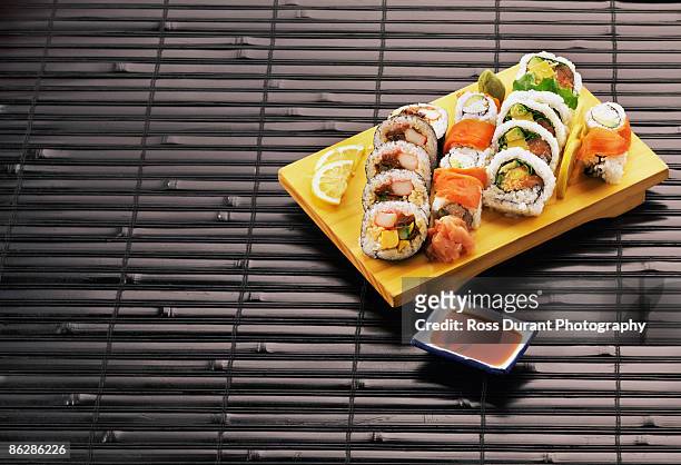 sushi assortment - surimi photos et images de collection