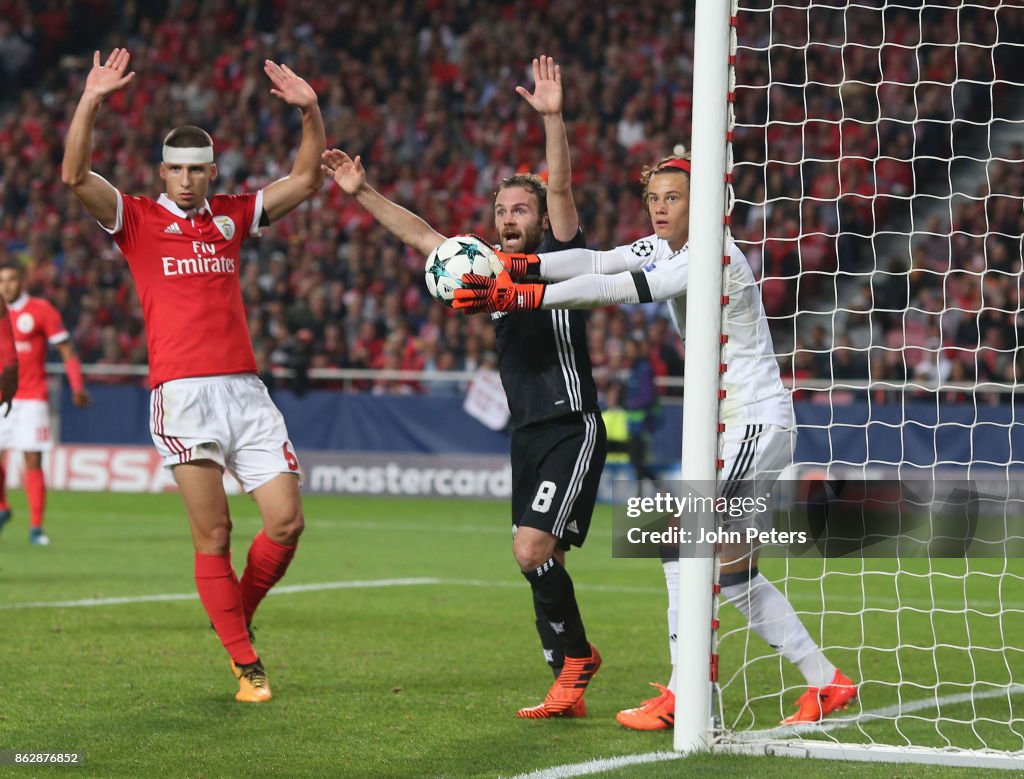 SL Benfica v Manchester United - UEFA Champions League