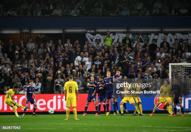 Neymar of PSG scores his sides third goal during the UEFA Champions League group B match between RSC Anderlecht and Paris Saint-Germain at Constant...