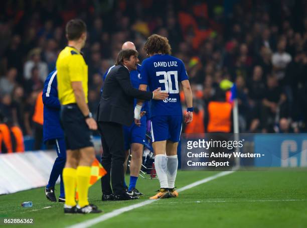 Chelsea manager Antonio Conte has words with David Luiz during the UEFA Champions League group C match between Chelsea FC and AS Roma at Stamford...
