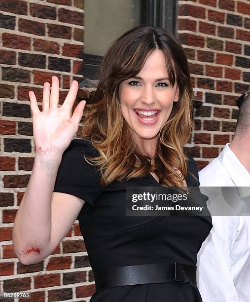 Jennifer Garner visits "Late Show With David Letterman" at the Ed Sullivan Theater on April 29, 2009 in New York City.