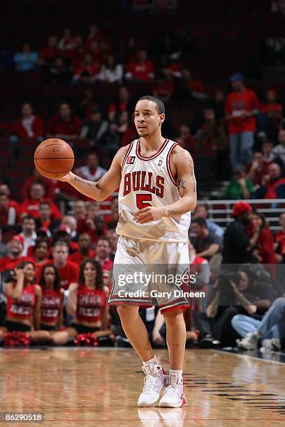 Anthony Roberson of the Chicago Bulls moves the ball against the Boston Celtics in Game Three of the Eastern Conference Quarterfinals during the 2009...