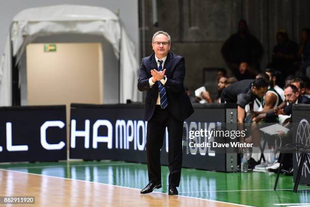 Sidigas Avellino head coach Stefano Sacripanti during the Basketball Champions League match between Nanterre 92 and Sidigas Avellino on October 18,...