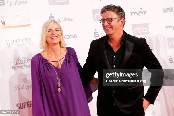 Hans Sigl and his wife Susanne Sigl attend the Goldene Henne on October 13, 2017 in Leipzig, Germany.