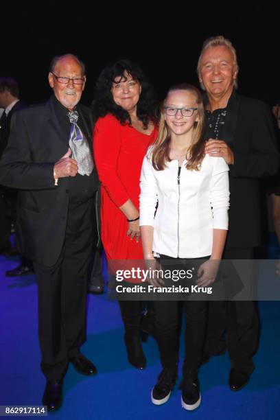 Herbert Koefer, his wife Heike Koefer, Hartmut Schulze-Gerlach and his daughter Finja attend the Goldene Henne on October 13, 2017 in Leipzig,...