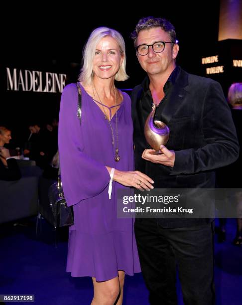 Hans Sigl and his wife Susanne Sigl attend the Goldene Henne on October 13, 2017 in Leipzig, Germany.