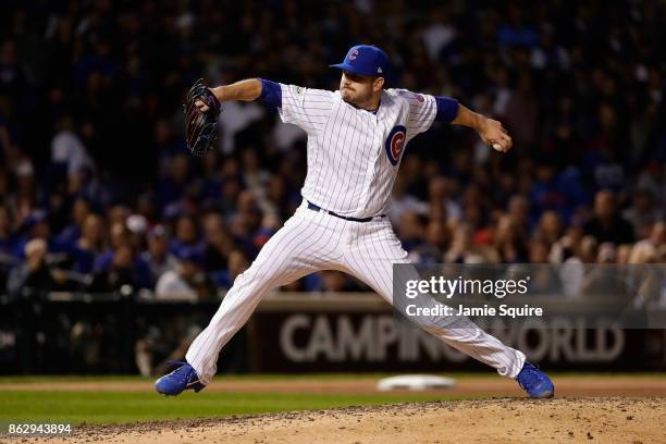 Brian Duensing of the Chicago Cubs pitches in the seventh inning against the Los Angeles Dodgers during game four of the National League Championship...