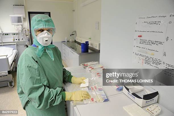 Nurses Isolation 194 Central Nursing Station Stock Photos, High-Res Pictures, and Images ...
