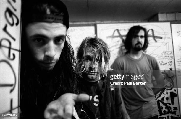 Nirvana posed in Frankfurt on November 12 1991. Dave Grohl , Kurt Cobain and Krist Novoselic .