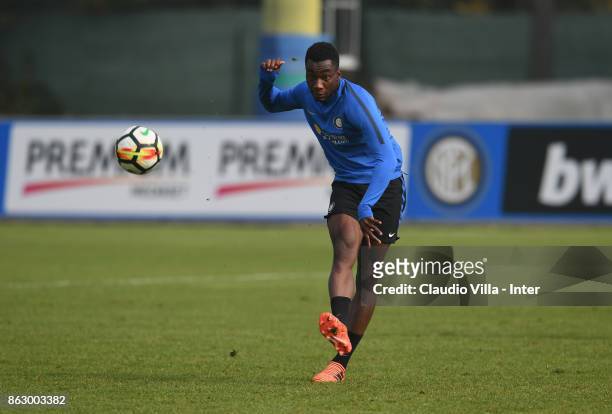 Yann Karamoh of FC Internazionale in action during the training session at Suning Training Center at Appiano Gentile on October 19, 2017 in Como,...