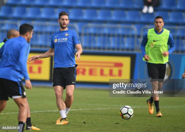 Roberto Gagliardini of FC Internazionale in action during the training session at Suning Training Center at Appiano Gentile on October 19, 2017 in...