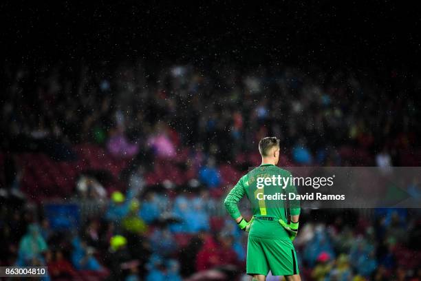 Marc-Andre ter Stegen of FC Barcelona looks on during the UEFA Champions League group D match between FC Barcelona and Olympiakos Piraeus at Camp Nou...