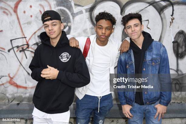 Devin Jennings Rapper Devin Young Photos and Premium High Res Pictures - Getty Images