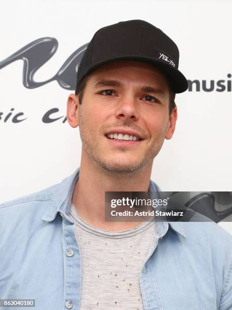 Country singer Granger Smith visits Music Choice on October 19, 2017 in New York City.