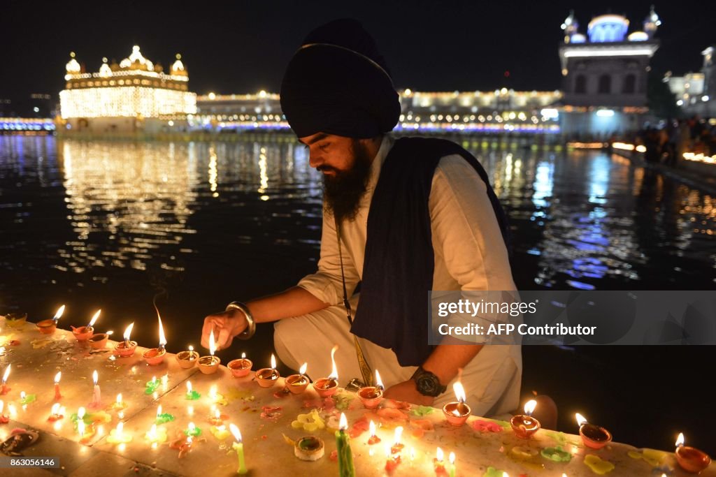 INDIA-RELIGION-SIKHISM-FESTIVAL-DIWALI