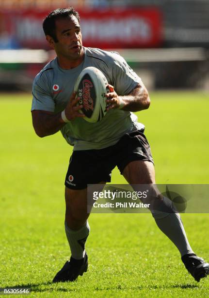 Stacey Jones of the Warriors looks to pass the ball during a Warriors NRL training session at Mt Smart Stadium on May 1, 2009 in Auckland, New...