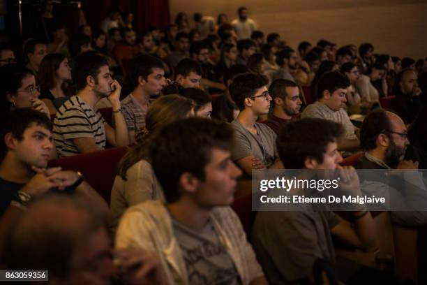 After the ultimatum deadline from the Spanish government against separatist Catalan expired, the pro-independence Universitats per la Republica...