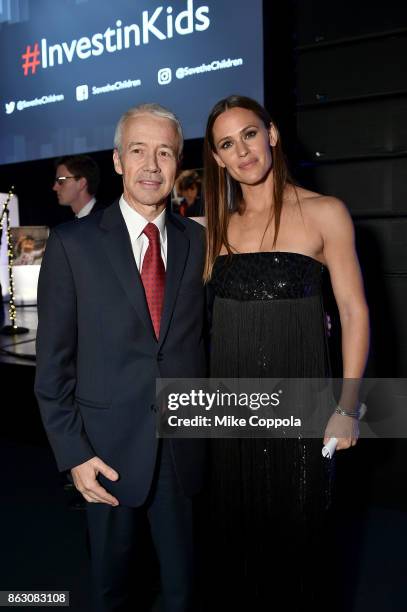 Worldwide Chairman of Pharmaceuticals at Johnson & Johnson Joaquin Duato and Actress and Save the Children Trustee Jennifer Garner attends the 5th...