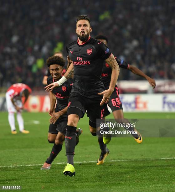 Olivier Giroud celebrates scoring Arsenal's goal during the UEFA Europa League group H match between Crvena Zvezda and Arsenal FC at Rajko Mitic...