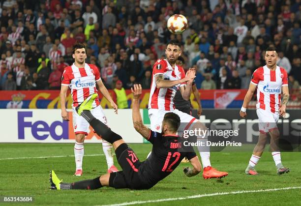 Olivier Giroud scores a goal for Arsenal during the UEFA Europa League group H match between Crvena Zvezda and Arsenal FC at Rajko Mitic Stadium on...