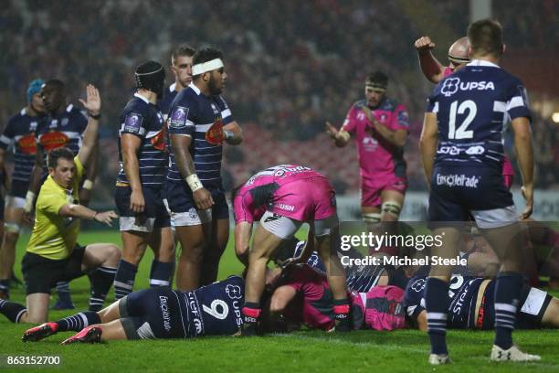 Tom Savage of Gloucester scores his sides fourth try during the European Rugby Challenge Cup Pool 3 match between Gloucester and Agen at Kingsholm on...