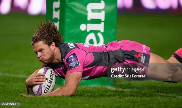 Gloucester wing Henry Purdy scores under the posts during the European Rugby Challenge Cup match between Gloucester Rugby and Agen at Kingsholm on...