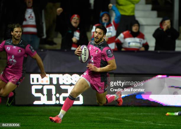 Owen Wiliams of Gloucester runs in his try during the European Rugby Challenge Cup match between Gloucester Rugby and Agen at Kingsholm on October...