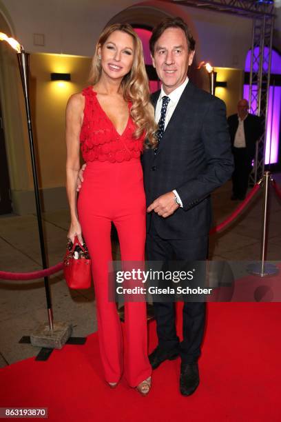 Ralph Piller and his wife Sabine Piller during the musical premiere of 'Santa Maria' at Deutsches Theater on October 19, 2017 in Munich, Germany.