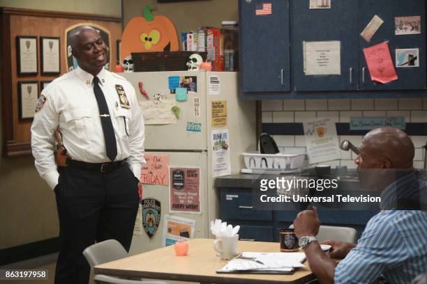 HalloVeen" Episode 504 -- Pictured: Andre Braugher as Ray Holt, Terry Crews as Terry Jeffords --
