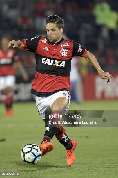 DiegoÂ of Flamengo in action during the match between Flamengo and Bahia as part of Brasileirao Series A 2017 at Ilha do Urubu Stadium on October 19,...