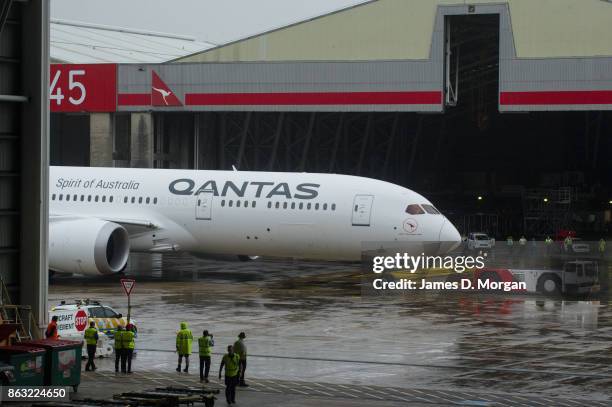 The new Qantas Boeing 787 Dreamliner arrives in Sydney for the first time on October 20, 2017 in Sydney, Australia.