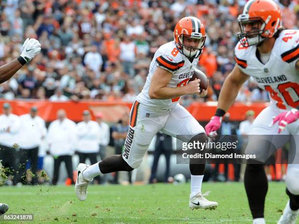 Quarterback Kevin Hogan of the Cleveland Browns carries the ball in the fourth quarter of a game on October 8, 2017 against the New York Jets at...