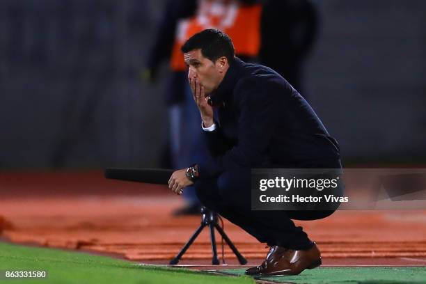 Gustavo Diaz Coach of Leon looks the actions during the 10th round match between Pumas UNAM and Leon as part of the Torneo Apertura 2017 Liga MX at...