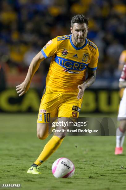 Andre Gignac of Tigres drives the ball during the 10th round match between Tigres UANL and Veracruz as part of the Torneo Apertura 2017 Liga MX at...