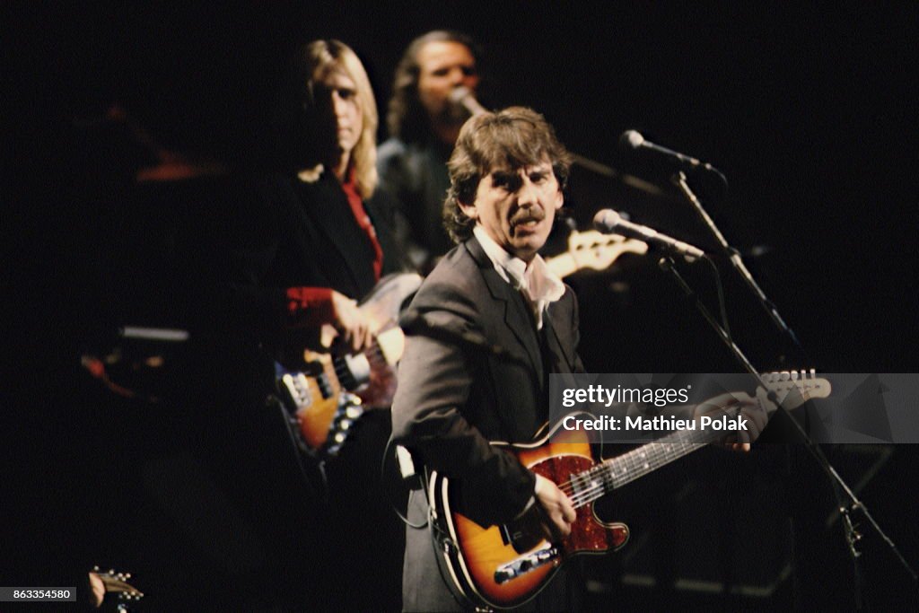 LONDON : GEORGE HARRISON GIVES A CONCERT AT THE ROYAL ALBERT HALL