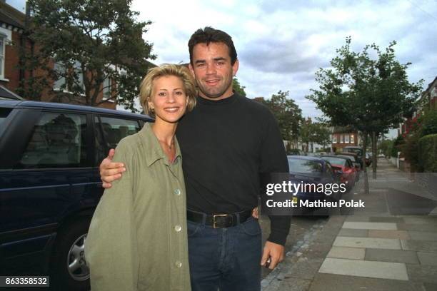 Captain of English rugby team : Will Carling and his wife Julia outside their home. Will Carling would have had an affair with Princess Diana