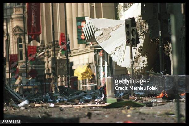 Attentat Ã la bombe attribuÃ© Ã l'IRA Ã Manchester : C'est l'explosion d'une camionnette piÃ©gÃ©e qui a ravagÃ© le quartier de Corporation Street.