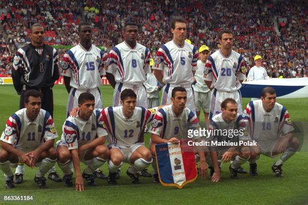 Demi-finale de l'Euro 96 Ã Manchester : Match France - RÃ©publique TchÃ¨que - L'Ã©quipe de France. Au 1er plan de gauche Ã droite : Patrice Loko,...