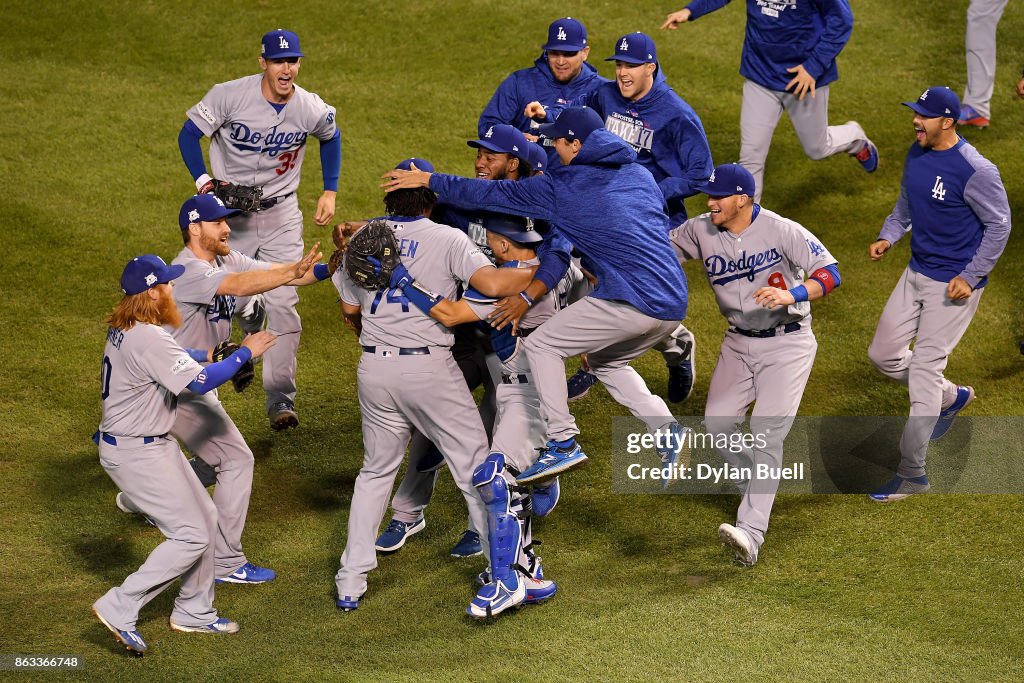 League Championship Series - Los Angeles Dodgers v Chicago Cubs - Game Five