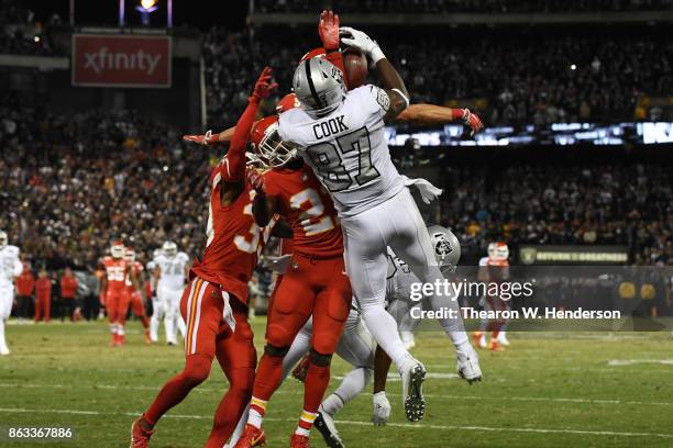 Jared Cook of the Oakland Raiders makes a catch at the one-yard line of the Kansas City Chiefs in the final moments of their NFL game at...